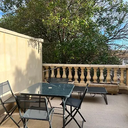 Cote Jardin Est Un Spacieux Et Lumineux T3, Entierement Renove, A 2 Pas De L'Herault Et A 10Min Du Bord De Mer Proche Du Centre Historique Et Du Fabuleux Chateau Laurens, Vous Apprecierez Le Calme De Sa Belle Terrasse Et La Vue Superbe Sur Le Jardin Agde Extérieur photo