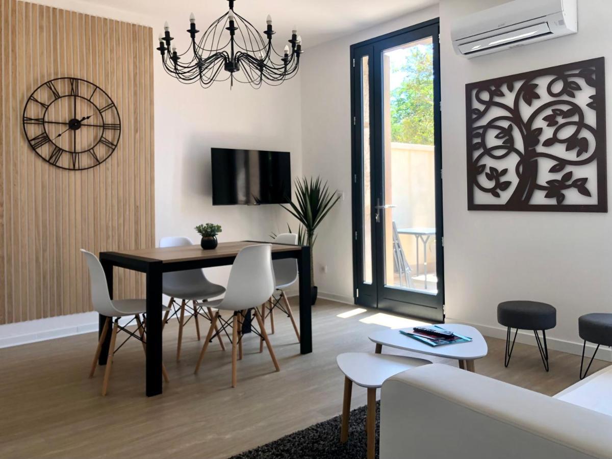 Cote Jardin Est Un Spacieux Et Lumineux T3, Entierement Renove, A 2 Pas De L'herault Et A 10min Du Bord De Proche Du Centre Historique Et Du Fabuleux Chateau Laurens, Vous Apprecierez Le Calme De Sa Belle Terrasse Et La Vue Superbe Sur Le Jardin Apartment